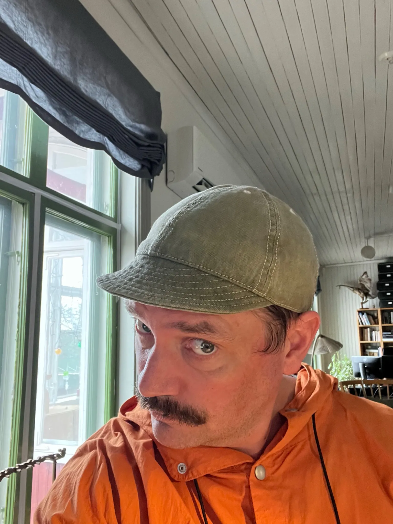 Bildgenerering: tapetsera om rummet